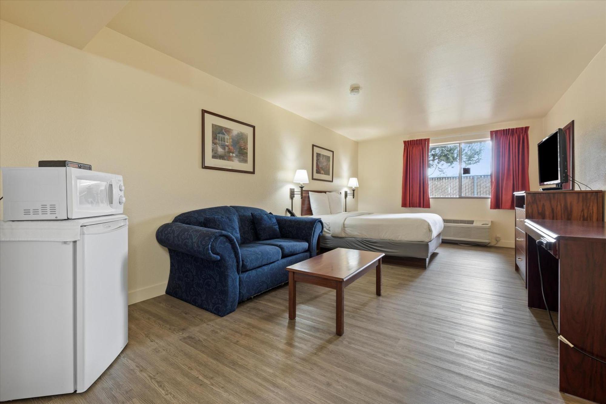 Quincy Inn And Suites المظهر الخارجي الصورة