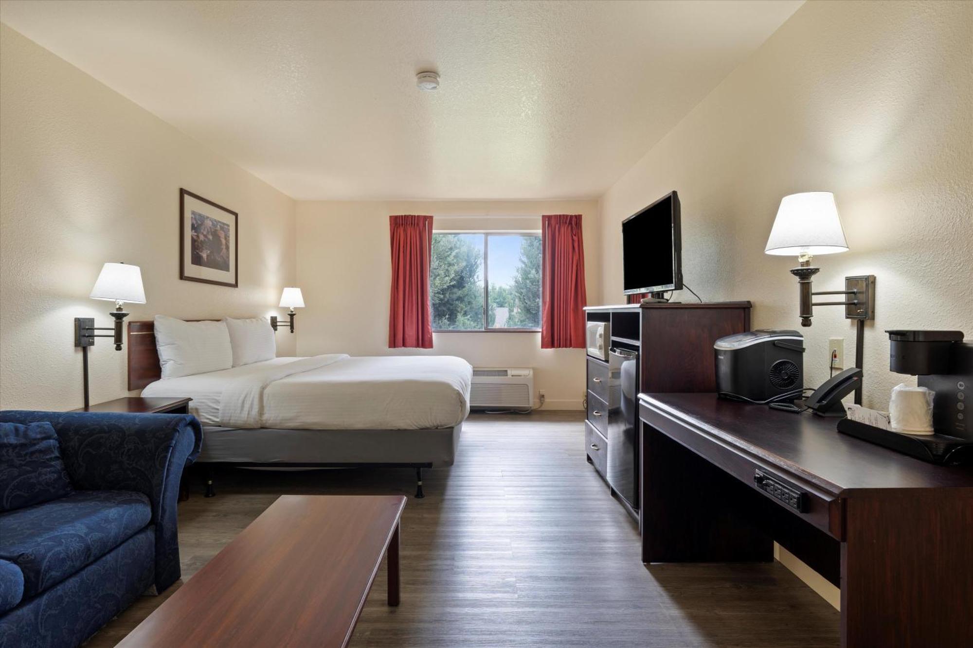 Quincy Inn And Suites المظهر الخارجي الصورة