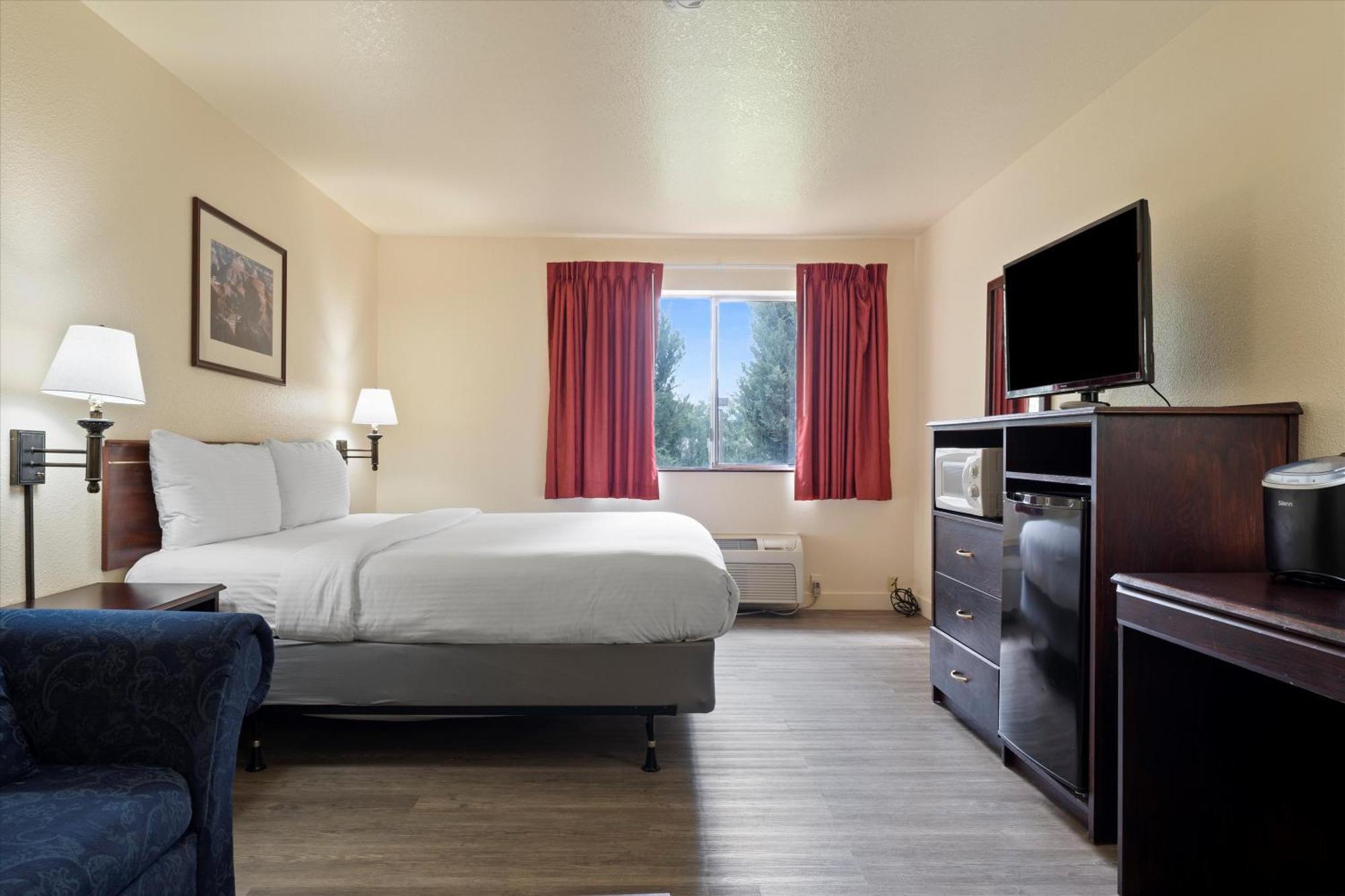 Quincy Inn And Suites المظهر الخارجي الصورة