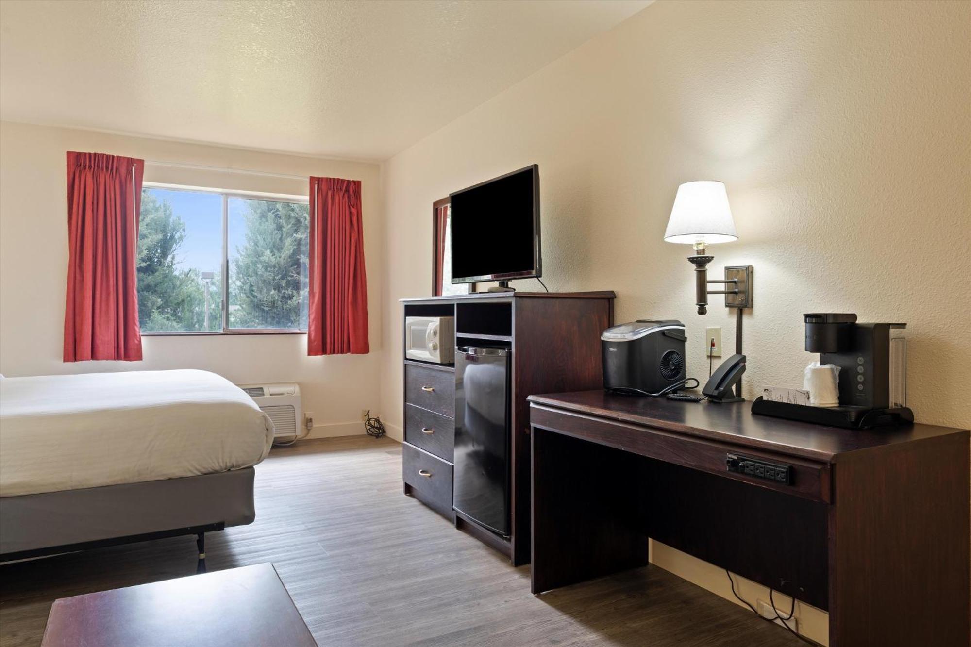 Quincy Inn And Suites المظهر الخارجي الصورة