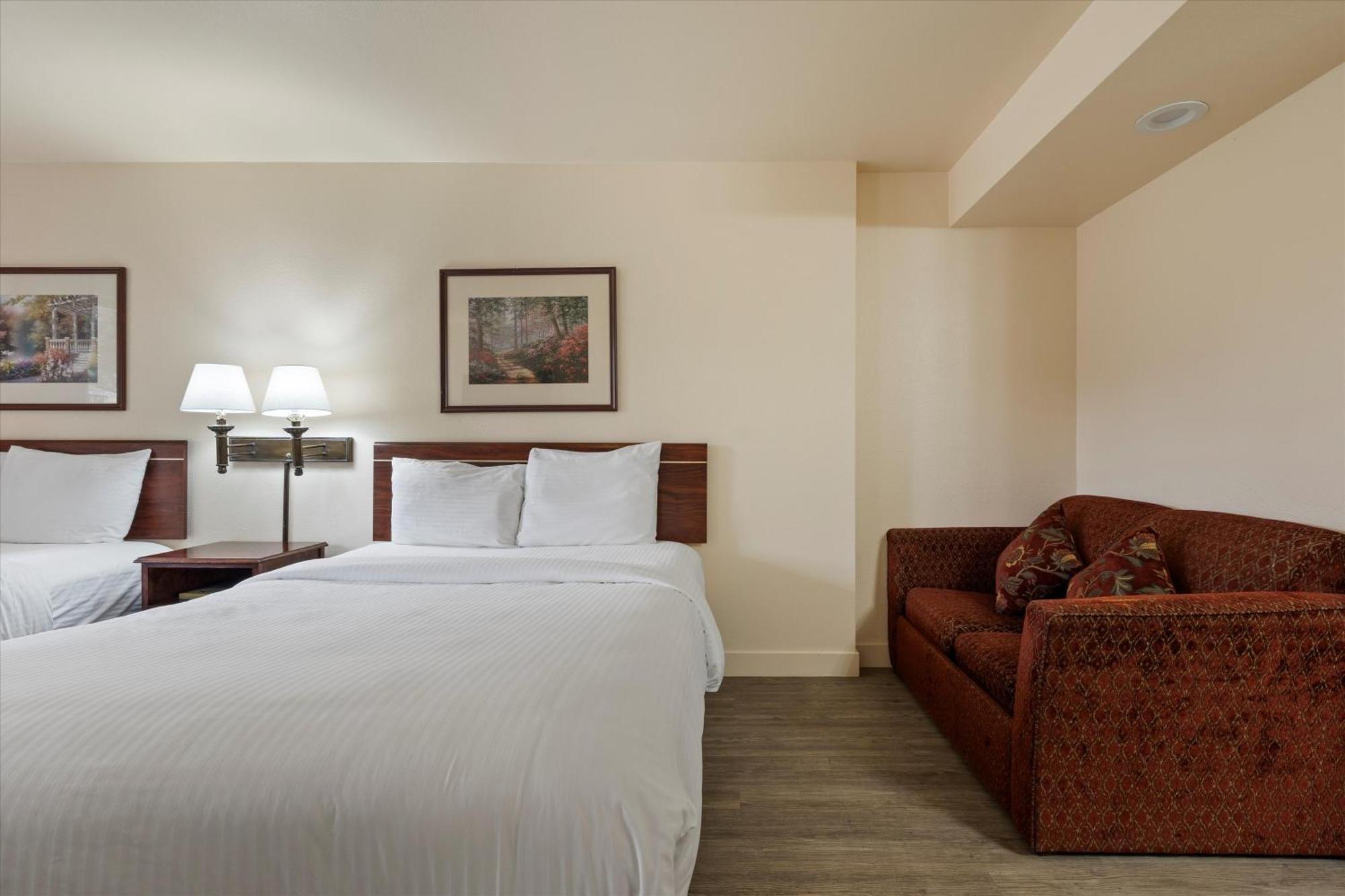 Quincy Inn And Suites المظهر الخارجي الصورة