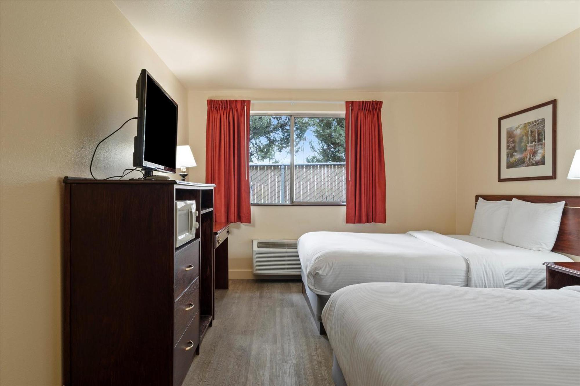 Quincy Inn And Suites المظهر الخارجي الصورة