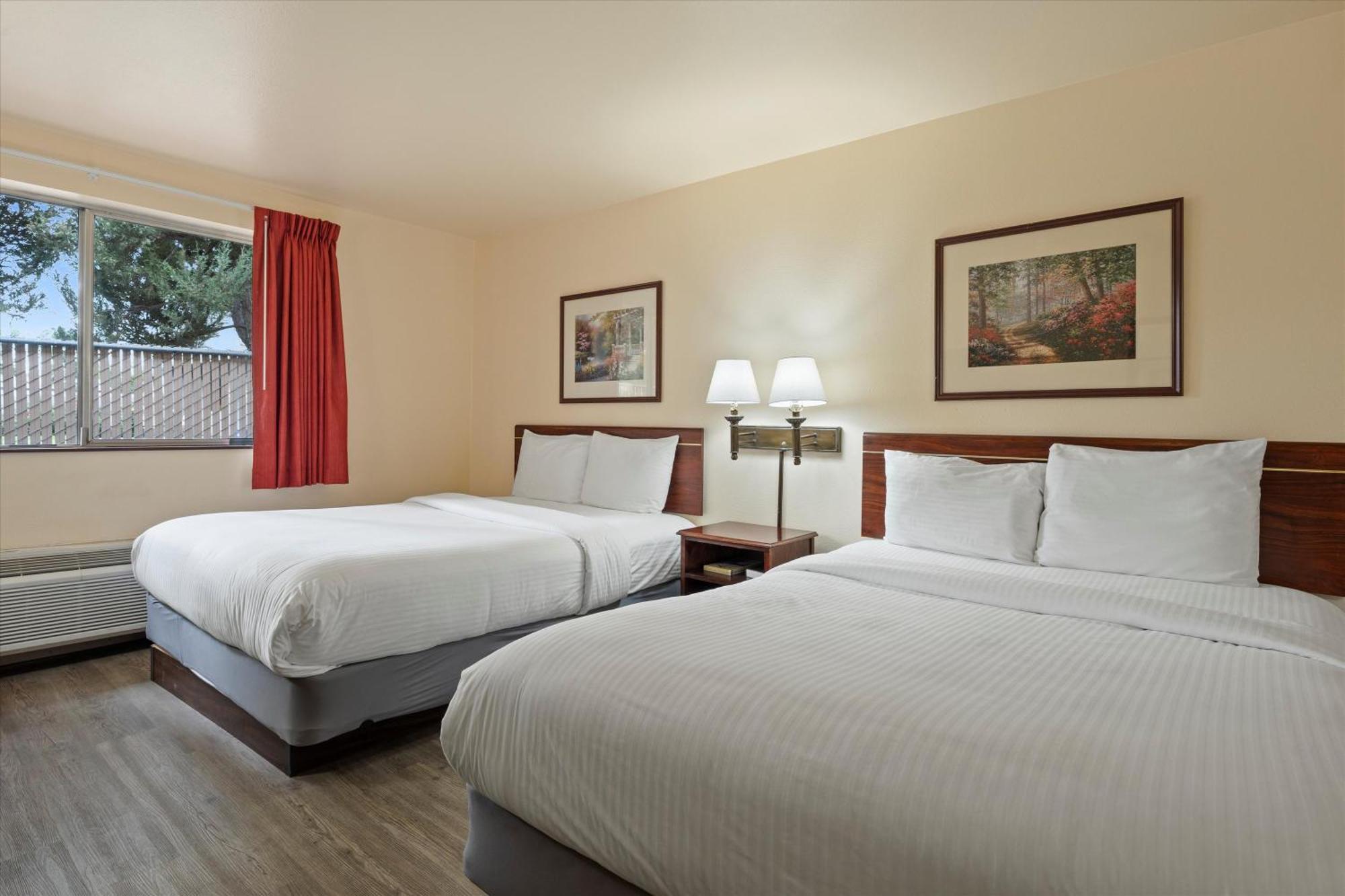 Quincy Inn And Suites المظهر الخارجي الصورة