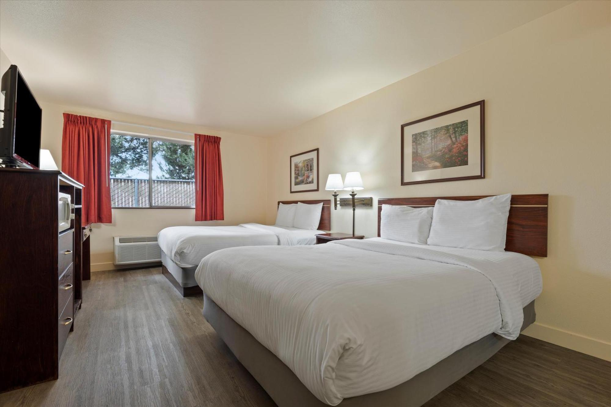 Quincy Inn And Suites المظهر الخارجي الصورة