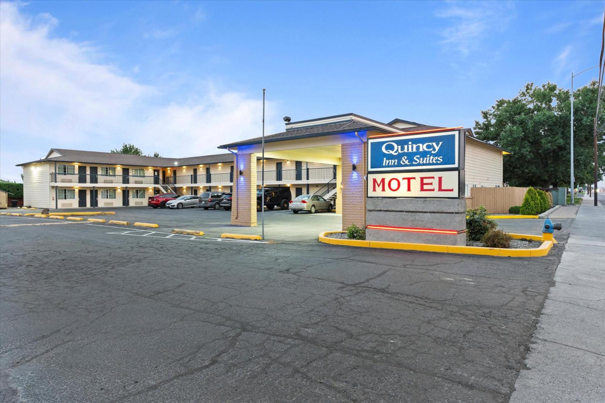 Quincy Inn And Suites المظهر الخارجي الصورة