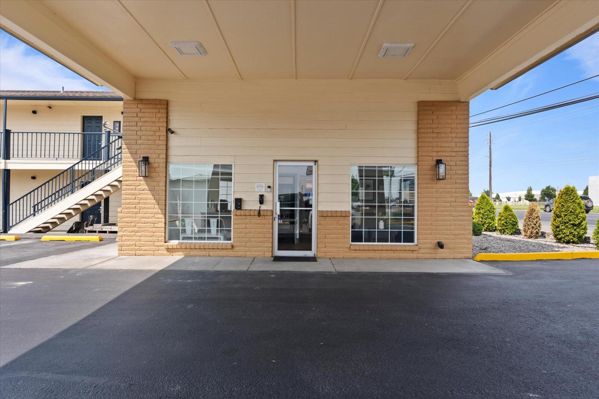 Quincy Inn And Suites المظهر الخارجي الصورة
