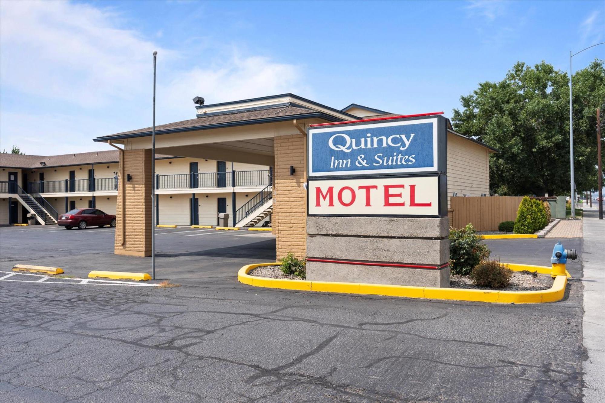 Quincy Inn And Suites المظهر الخارجي الصورة