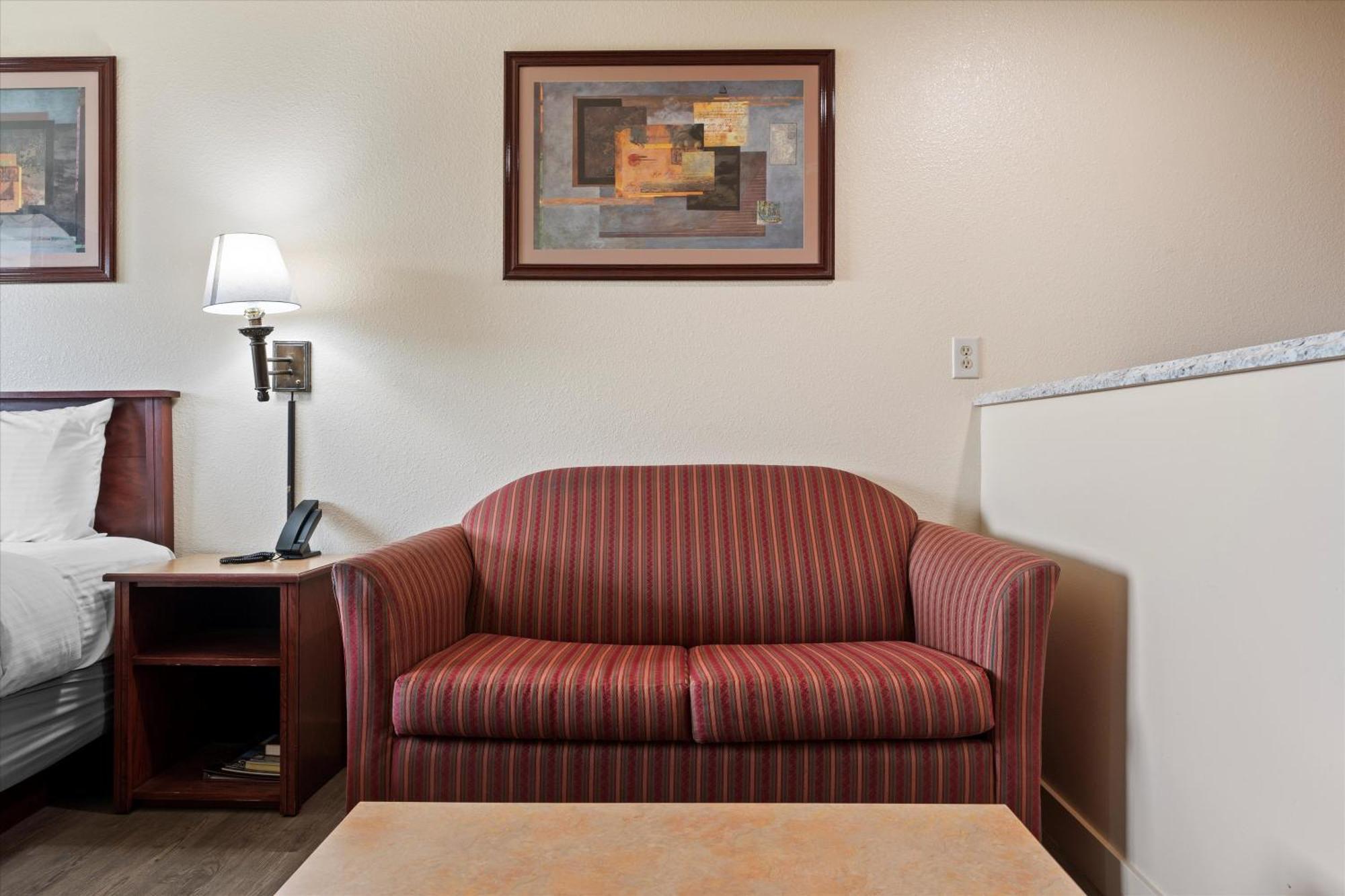 Quincy Inn And Suites المظهر الخارجي الصورة