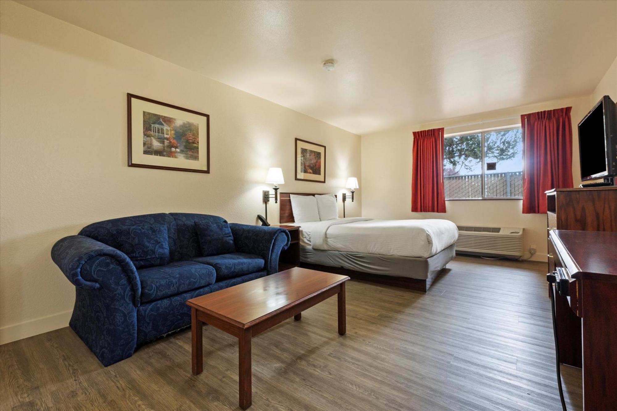 Quincy Inn And Suites المظهر الخارجي الصورة