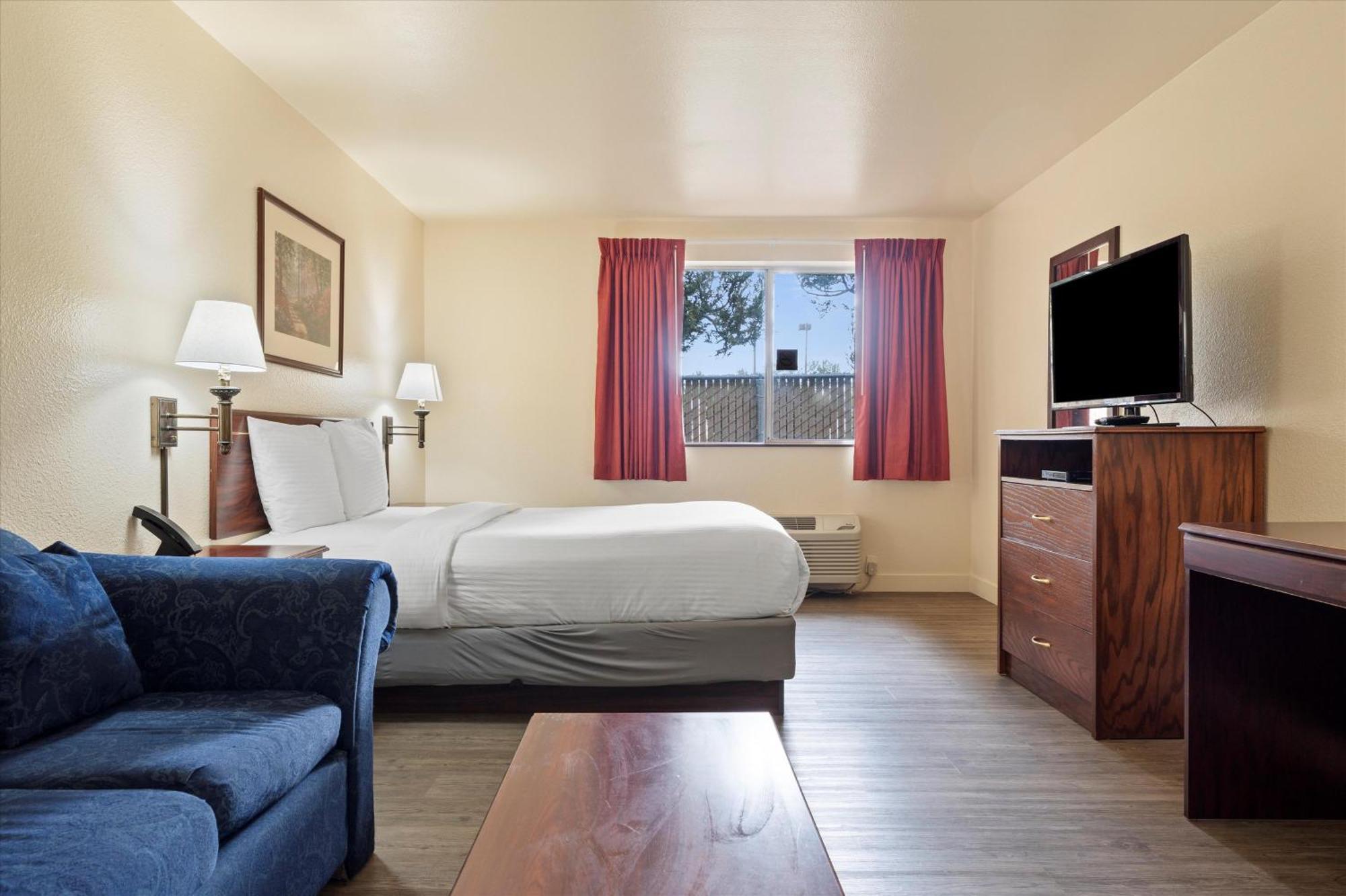 Quincy Inn And Suites المظهر الخارجي الصورة