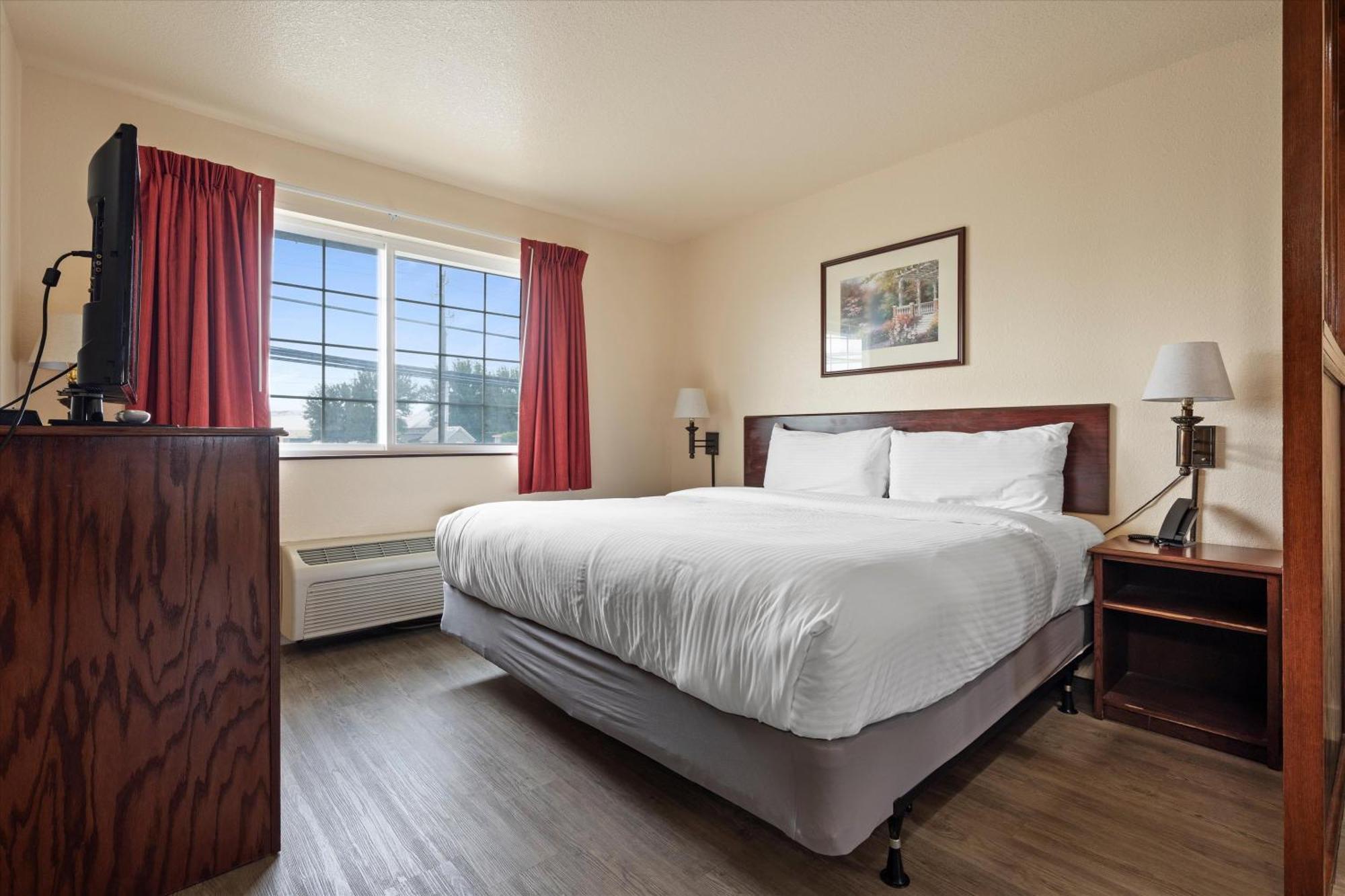 Quincy Inn And Suites المظهر الخارجي الصورة